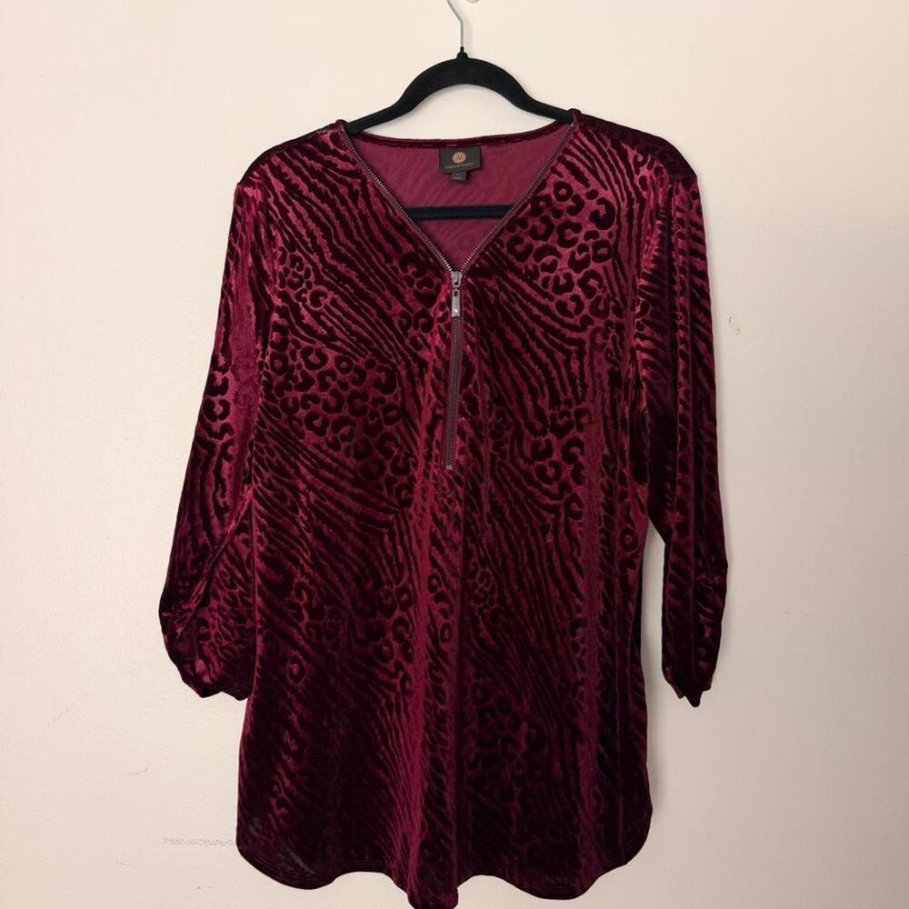 CLASSY JM Collection burgundy velvet animal print zip-up tunic top, Size XL 🍷